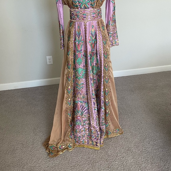 Handmade Custom Design Embellished Bridal Thobe - Picture 5 of 8